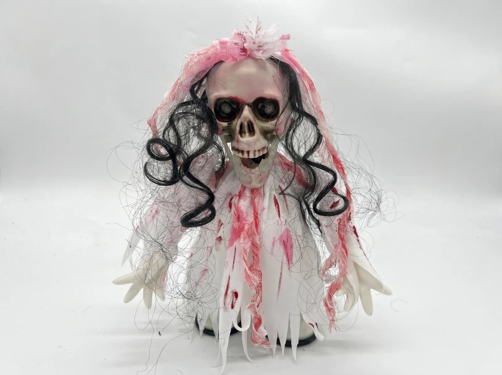 Walking Animated Bride Skeleton/Ghost